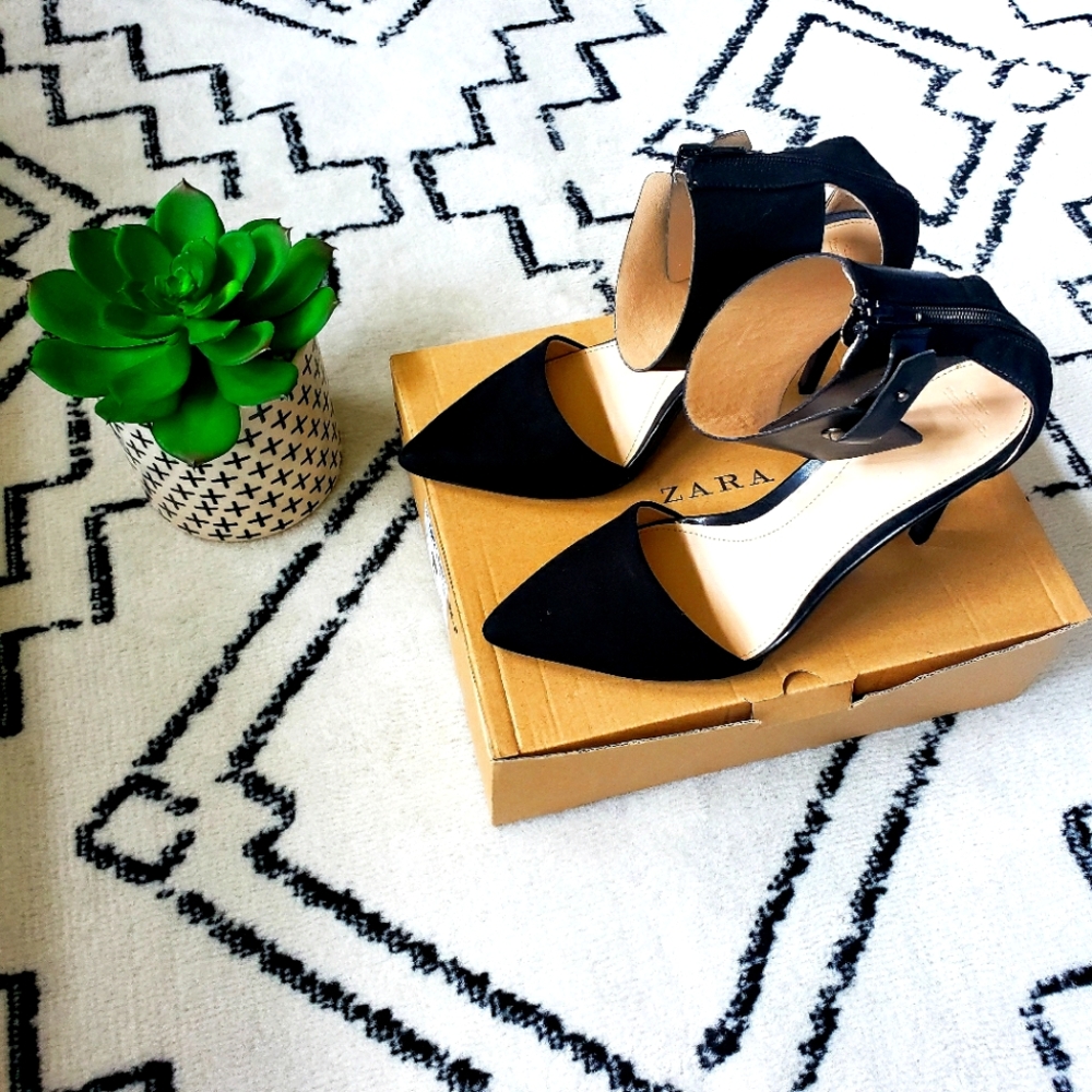ZARA- Black Ankle Wrap Pumps